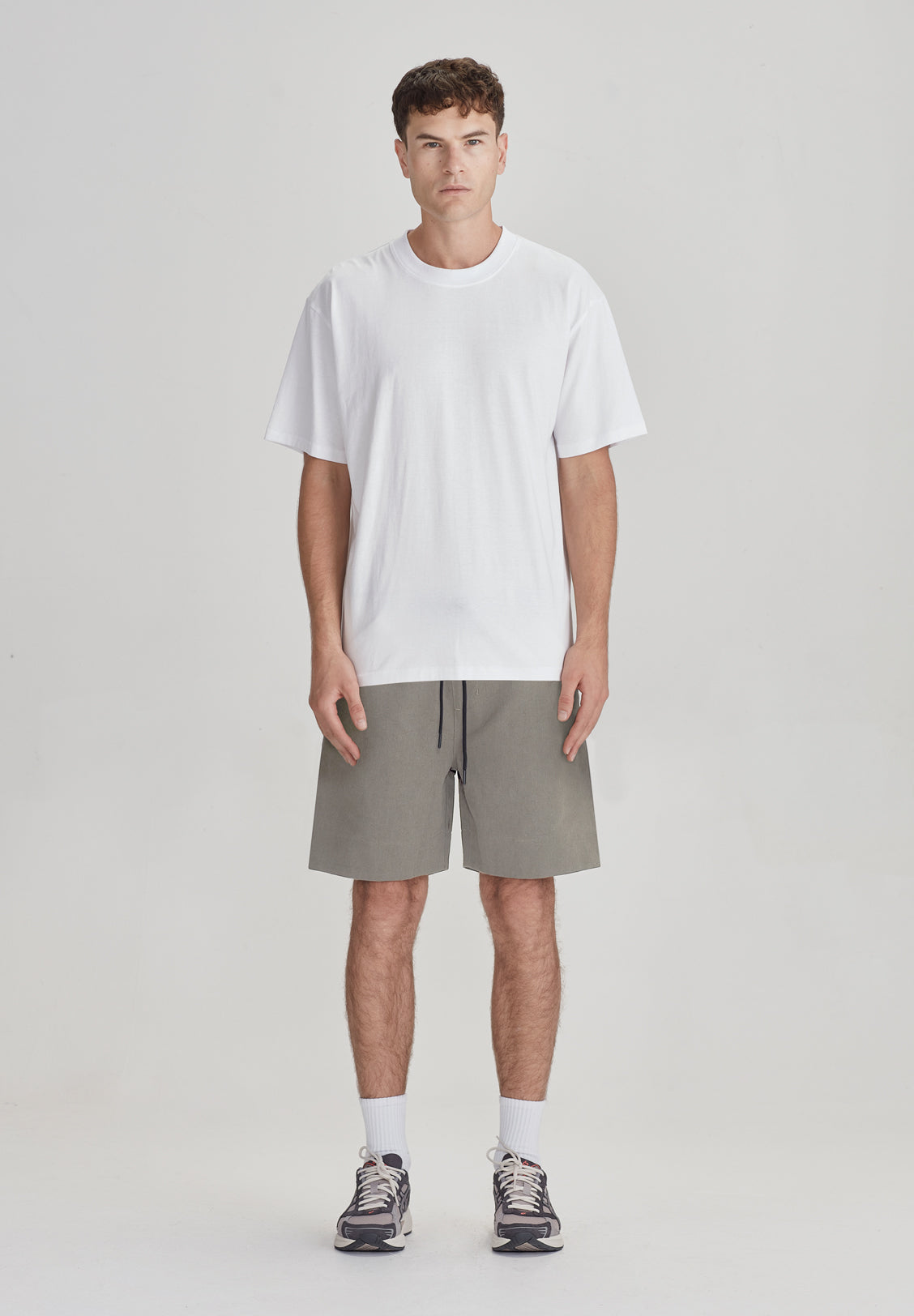 STANDARD WALKSHORT, SMOKE