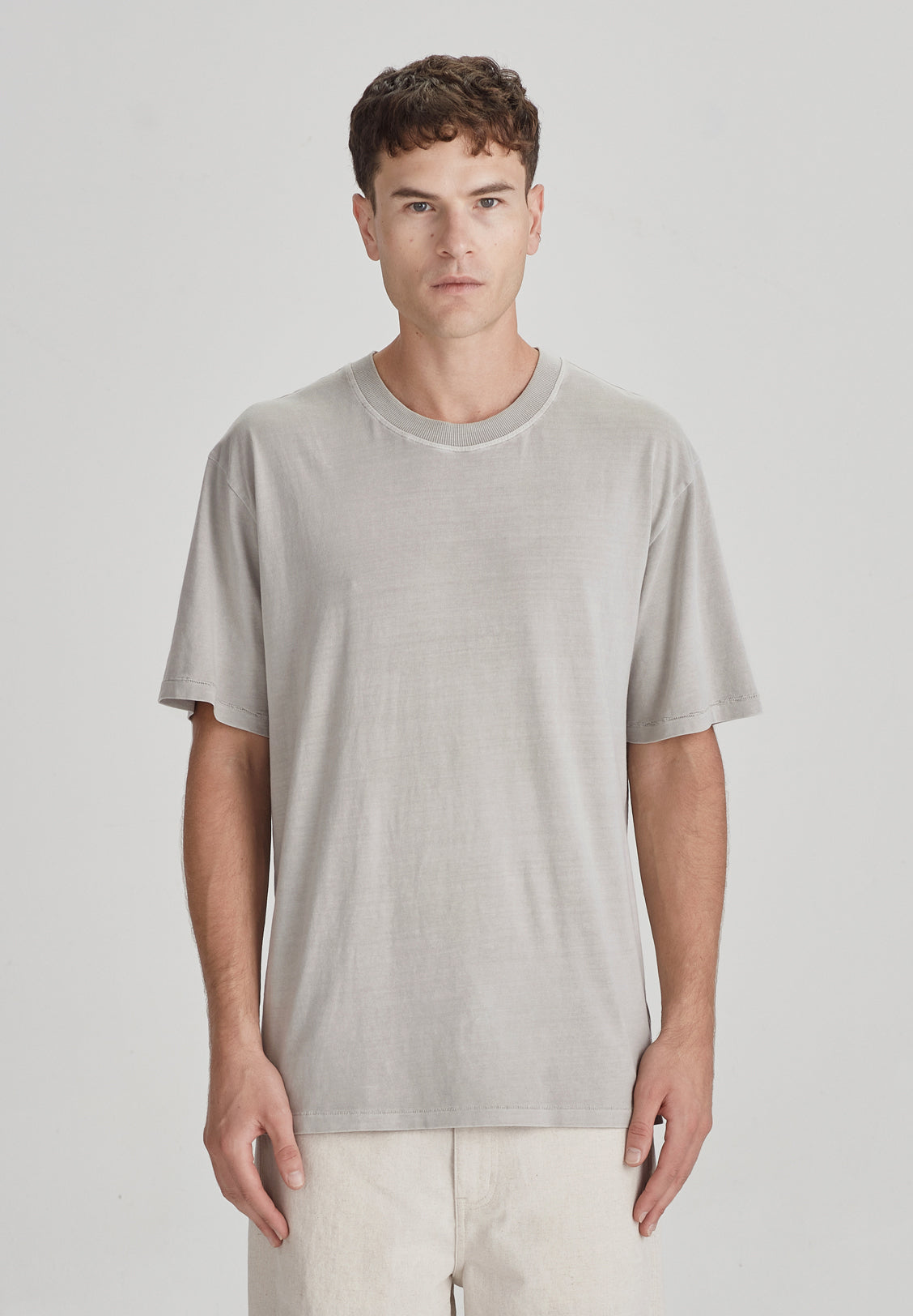 MENS RELAXED TEE, STONE