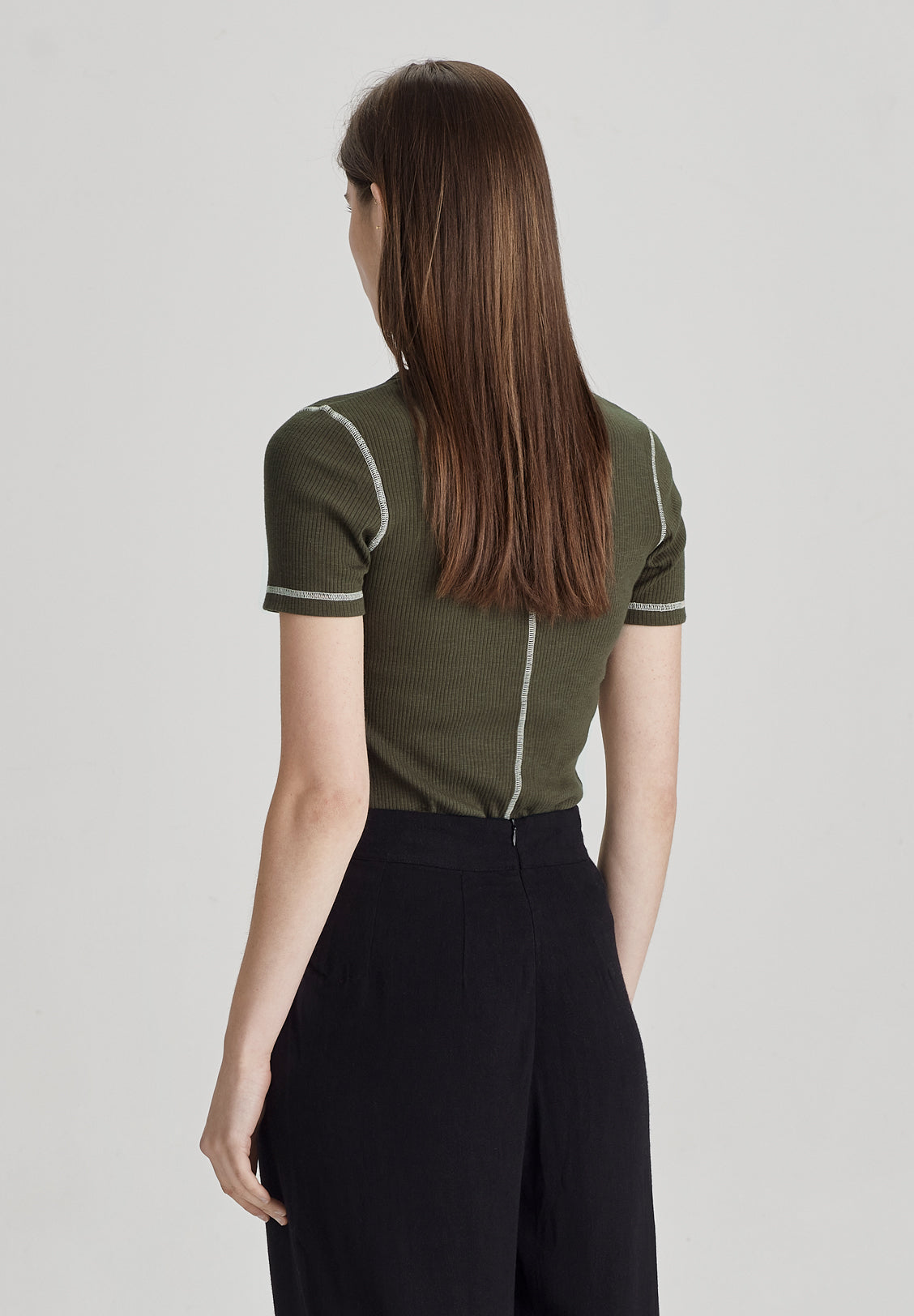 BASE RIB SS, KHAKI / CASHEW CONTRAST STITCH