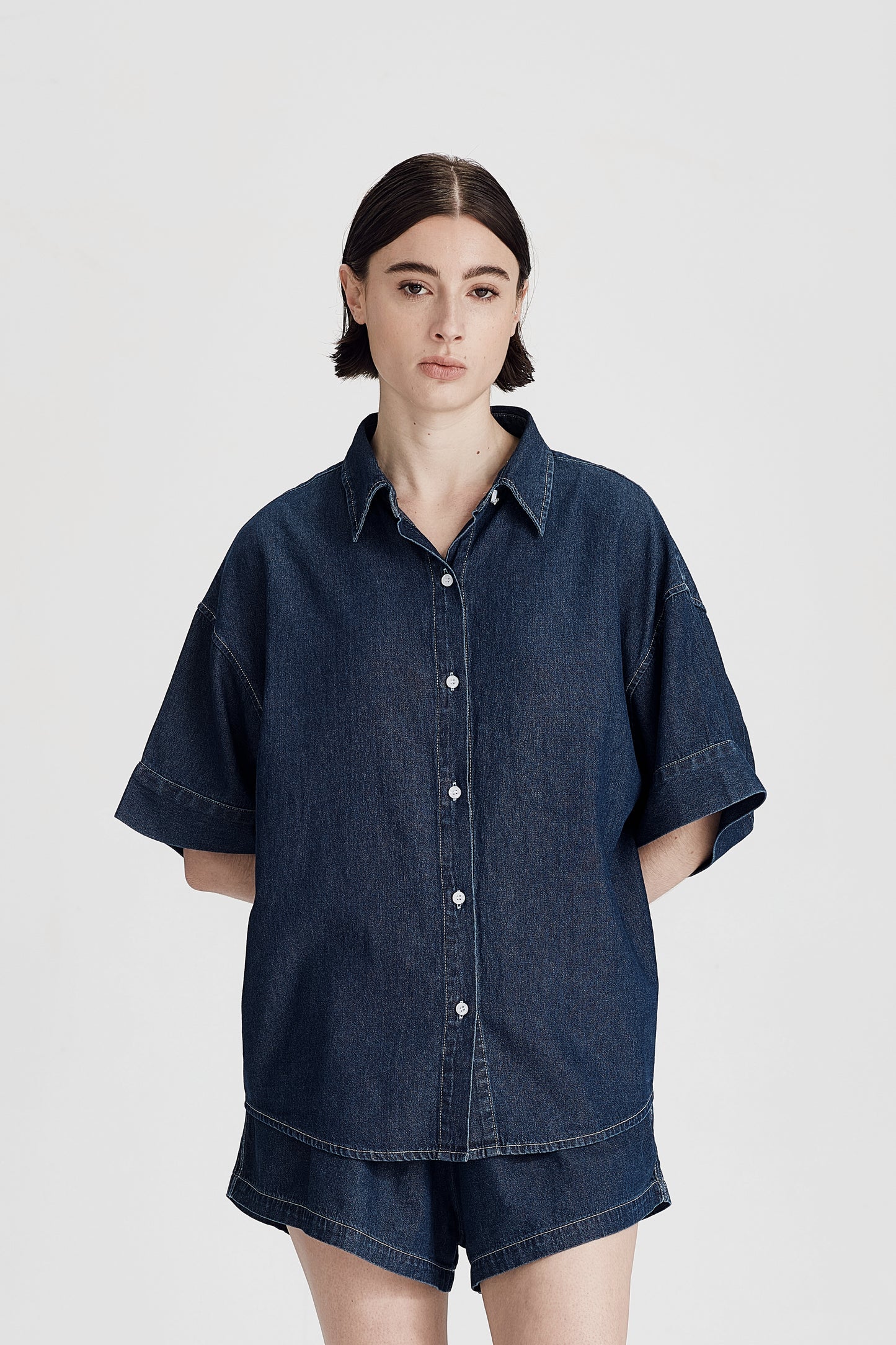BOYFRIEND SHORT, DARK CHAMBRAY