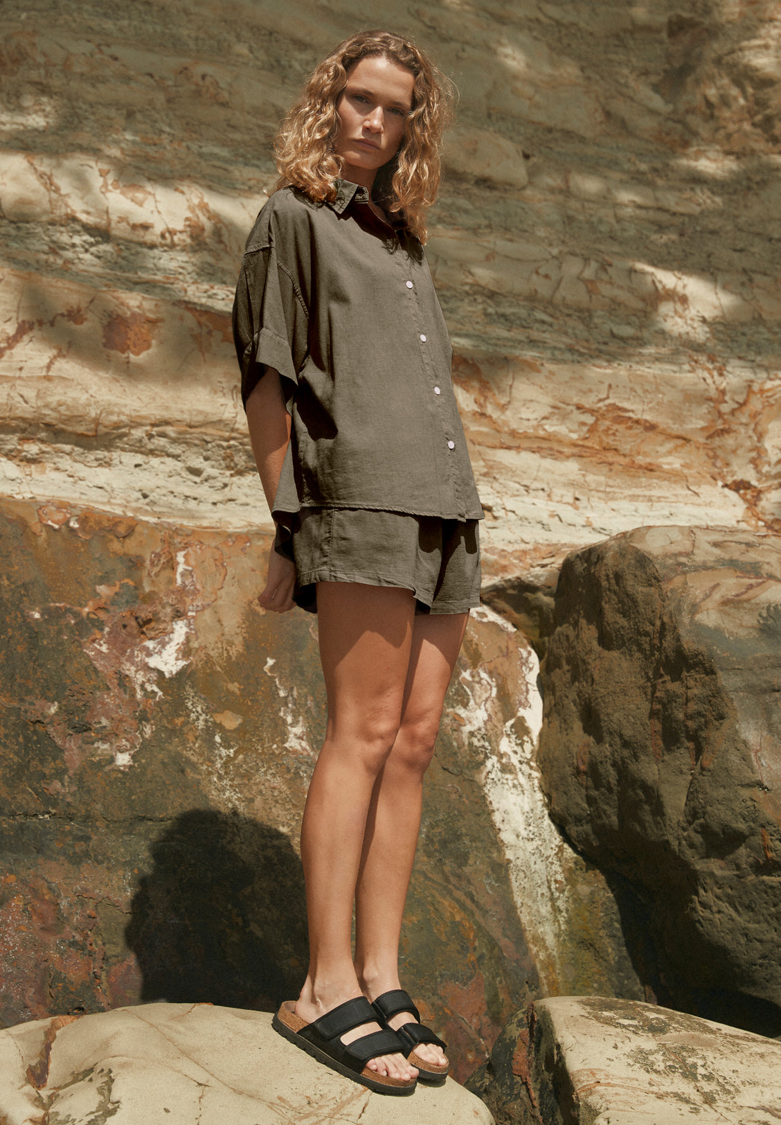 BOYFRIEND SHIRT, OLIVE GREY