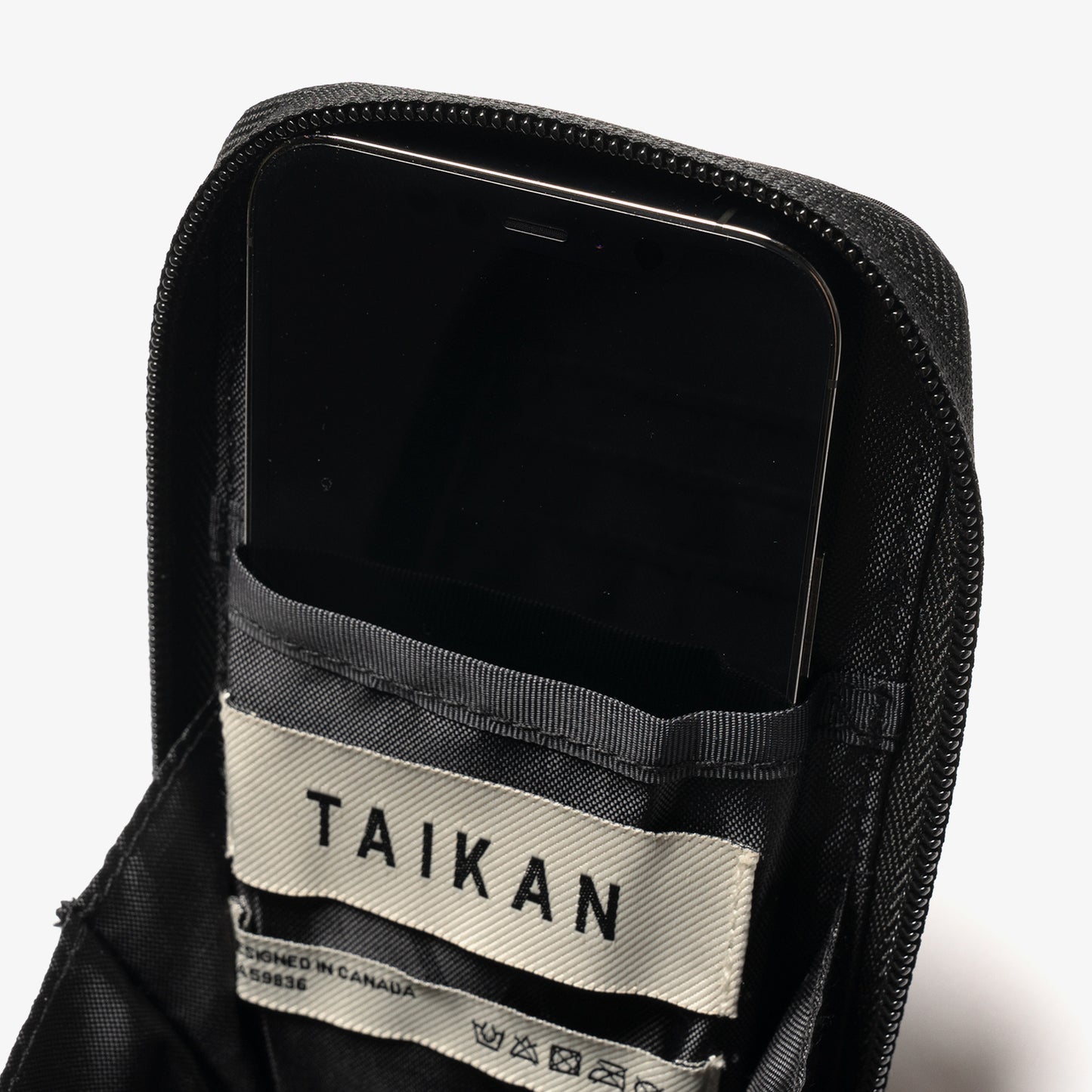 RAIDER, BLACK