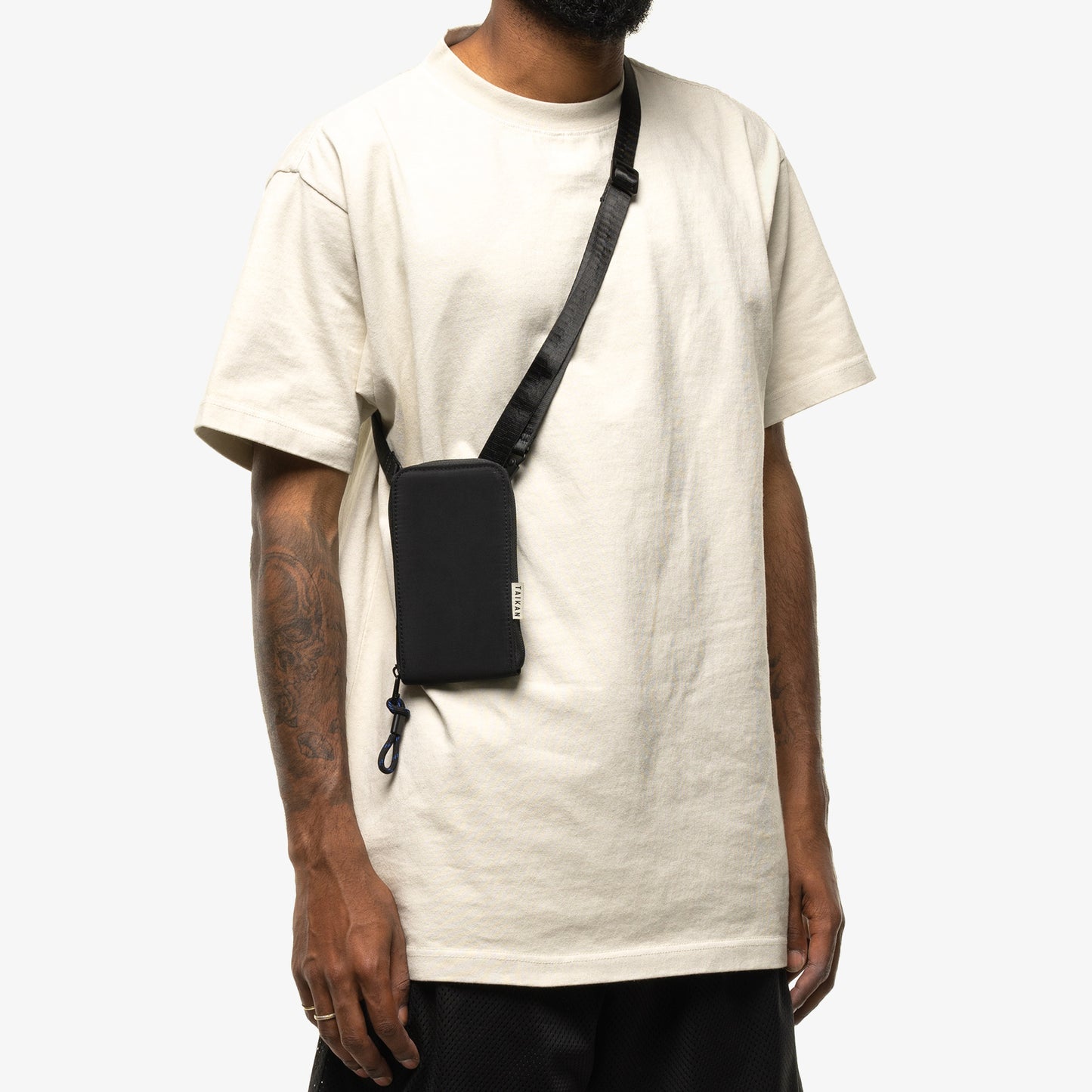 RAIDER, BLACK