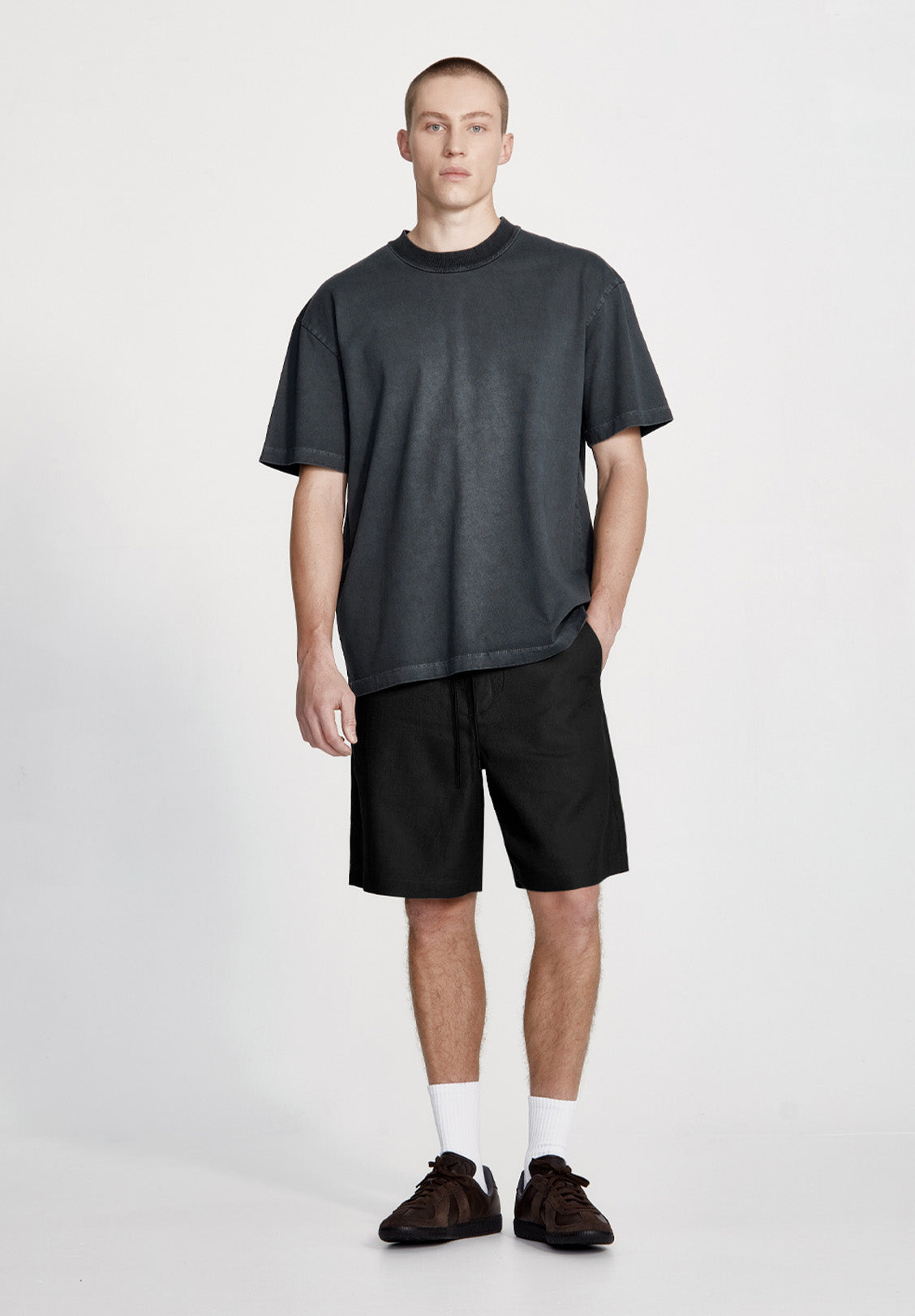LINEN BLEND STUDIO SHORT, BLACK