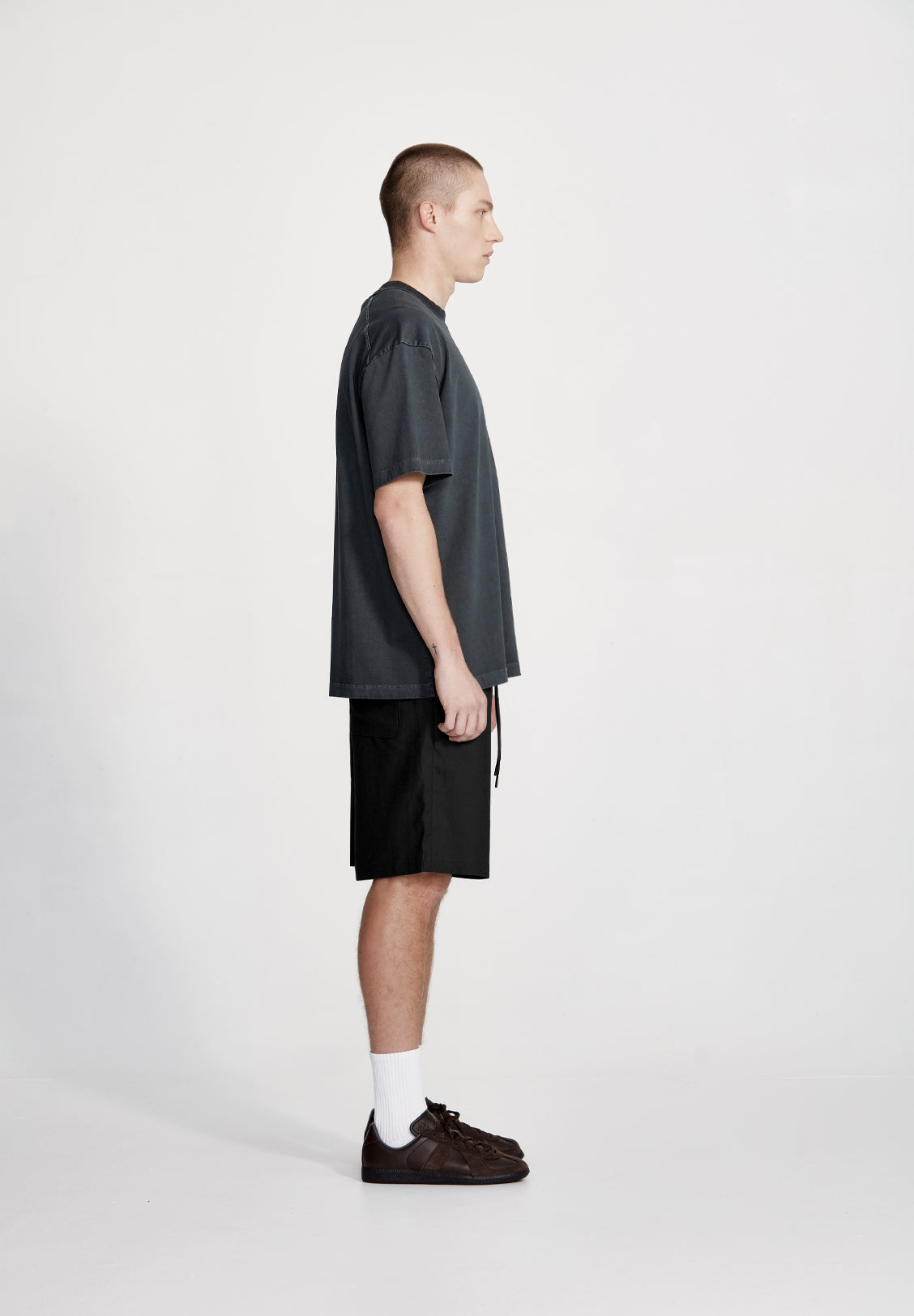 LINEN BLEND STUDIO SHORT, BLACK