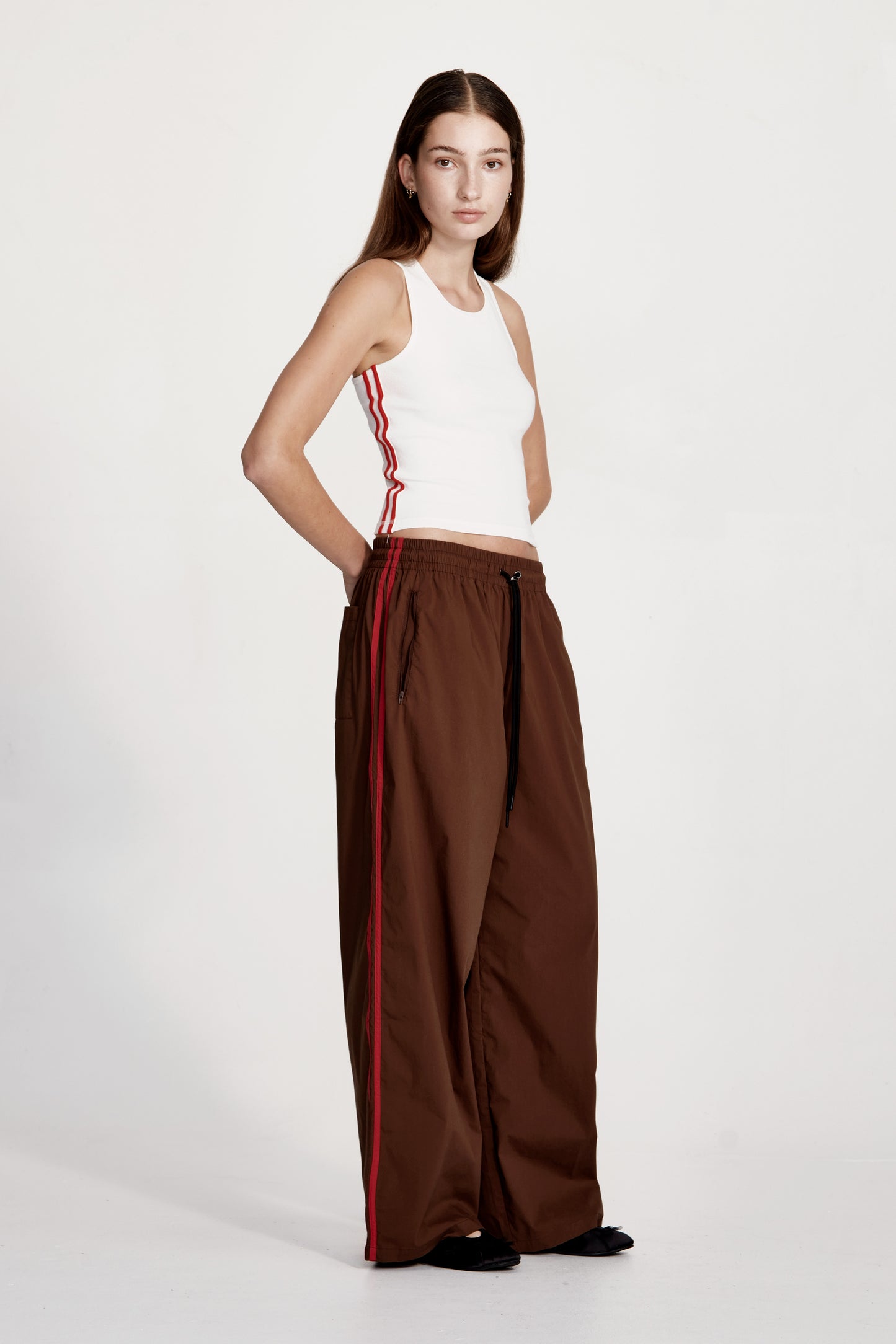 FINE RIB RACER BACK, WHITE WITH RED STRIPE