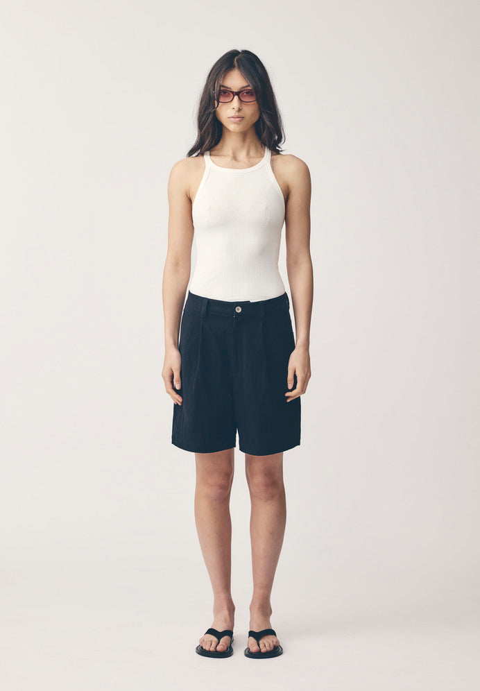 WOMENS LINEN PLEAT SHORT, BLACK - COMMONERS