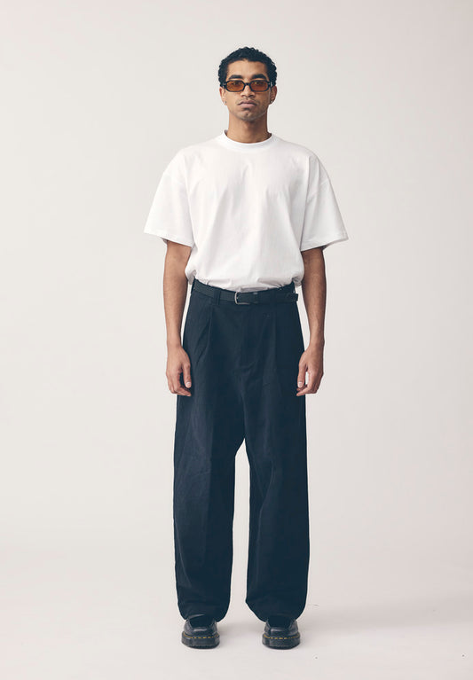 WIDE LEG PLEATED TROUSER, BLACK