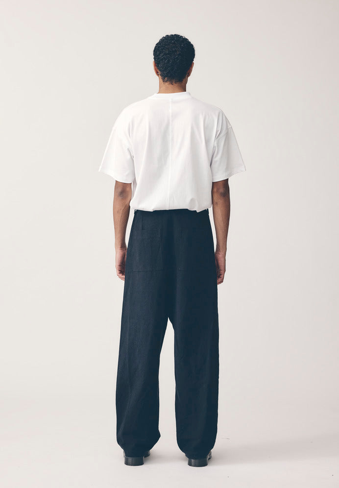 WIDE LEG PLEATED TROUSER, BLACK