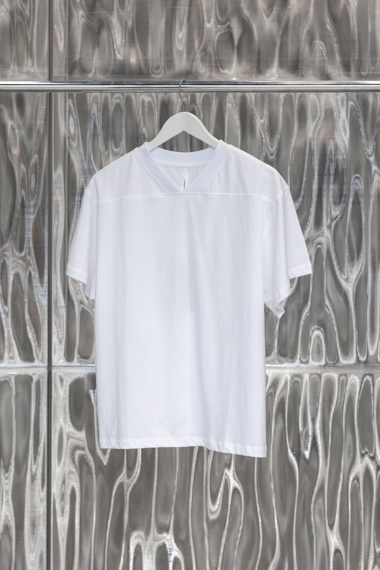 WOMENS V NECK BOY TEE, WHITE